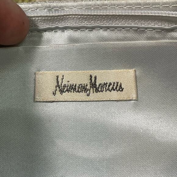 Vintage Neiman Marcus Silver Metallic Mesh Metal Evening Clutch Pouchette - Picture 3 of 6